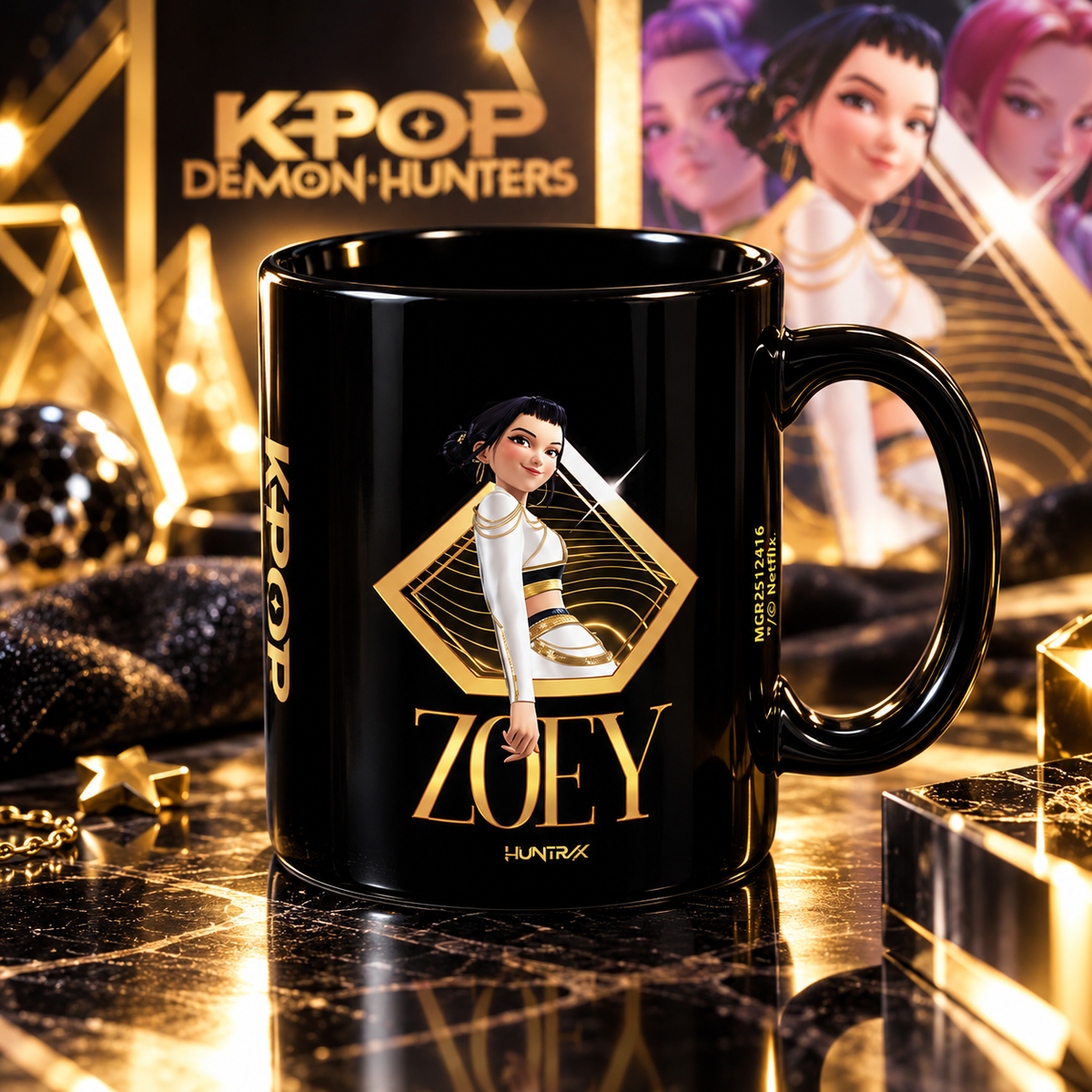 KPop Demon Hunters Golden Zoey (eredeti Netflixes) – Fekete kerámia bögre 325 ml